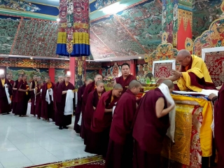 Tenzhug (long-life ceremony) offering to His Eminence Khochhen Rinpoche