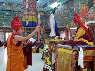 Tenzhug (long-life ceremony) offering to His Eminence Khochhen Rinpoche