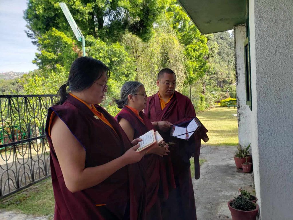 Three Senior Nuns of Samten Tse Complete the Three-Year Retreat