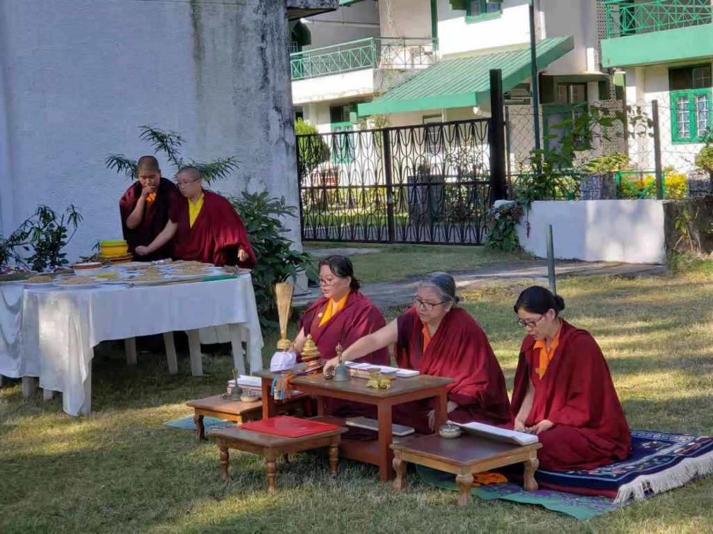 Three Senior Nuns of Samten Tse Complete the Three-Year Retreat